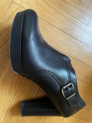Botines negros de piel