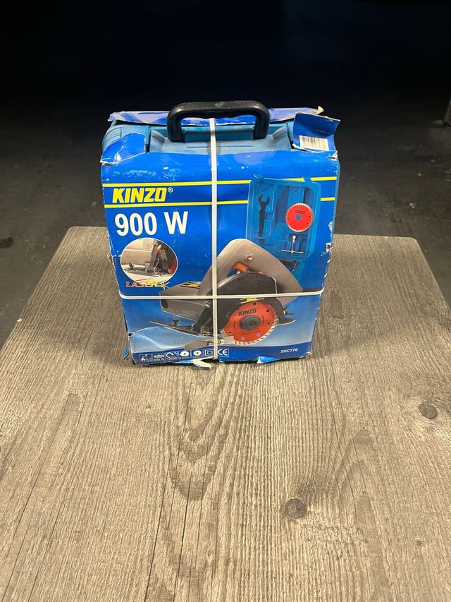 Sierra circular Kinzo 900W con láser