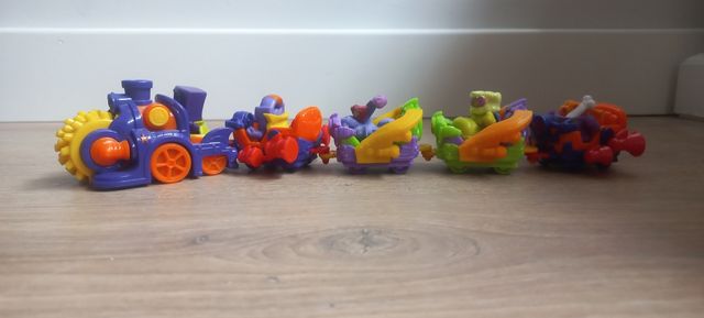 SuperZing: varios coches y cápsulas
