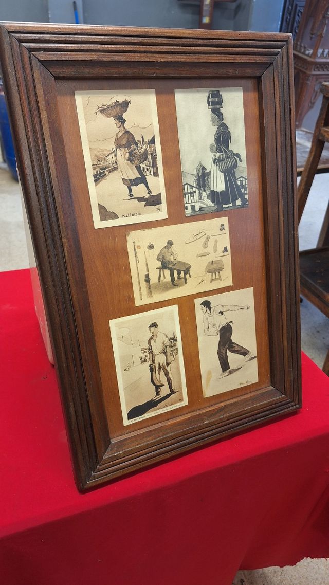 Cuadro con postales vascas