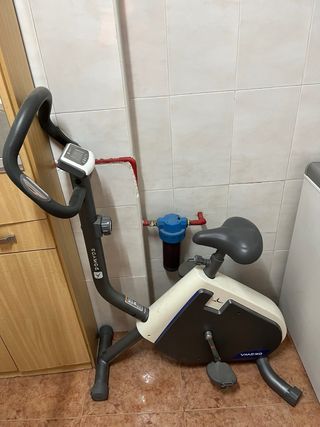 Bicicleta estática VM230 y eliptica Domyos