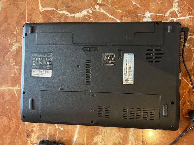 Portátil Acer Aspire 5336 rojo