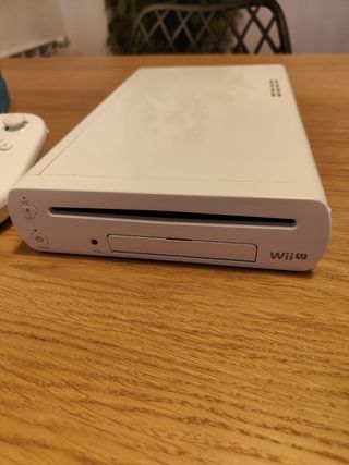 Wii U 8gb Blanca + 8 Juegos (Americano)