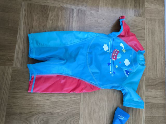 4 bañadores niño/niña UV50+