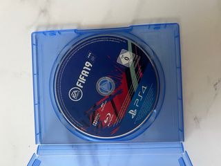 PS4 (PlayStation 4) + 9 juegos