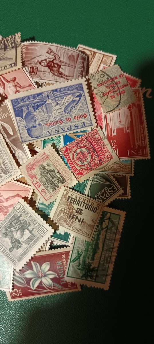 Sellos España: 120 usados y nuevos