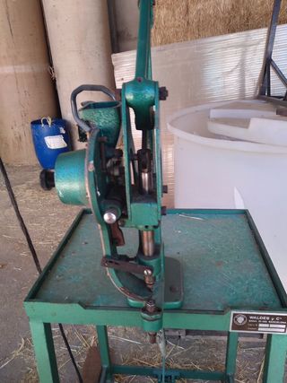 Remachadora de pie  industrial