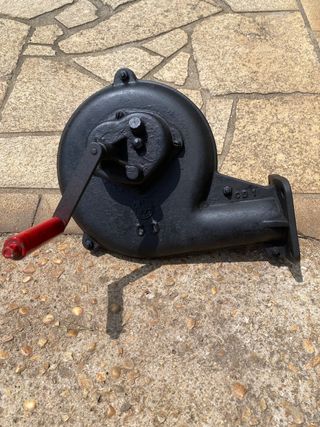 Ventilador de fragua antiguo