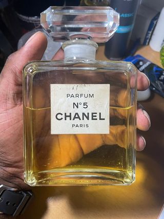 Chanel N°5 Perfume - París