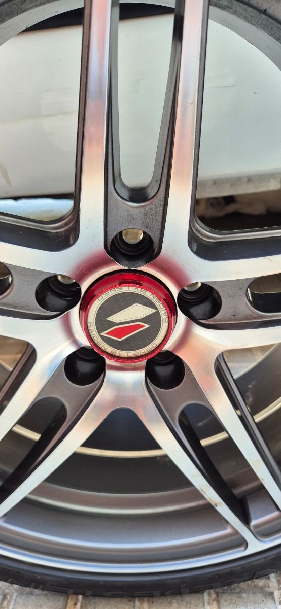 Llantas 17" 205/45 solo una unidad