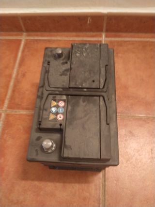 Batería coche Norauto 12V 70Ah