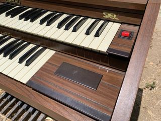 Órgano eléctrico Siel Alpha 40