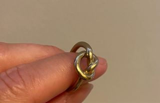 Anillo Bimba y Lola nudo dorado plata