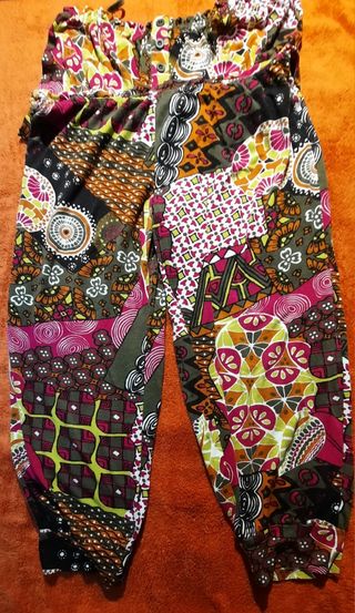 Mono multicolor estampado, tejido elástico.