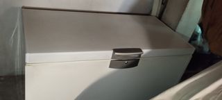 Congelatore a pozzetto BEKO 284L