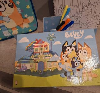 Mochila Bluey + material escolar