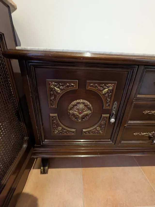 Aparador recibidor antiguo madera y marmol.Mueble