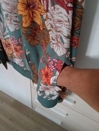 Cazadora floral verde militar - M