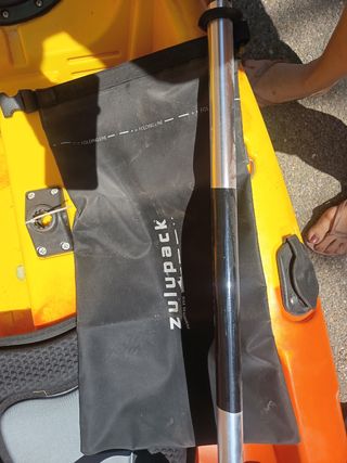 Kayak pesca: ligero y naranja