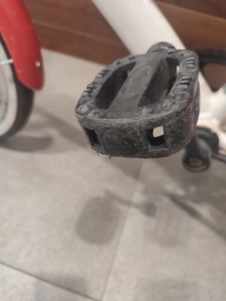 Bicicleta niña 16" blanca y roja