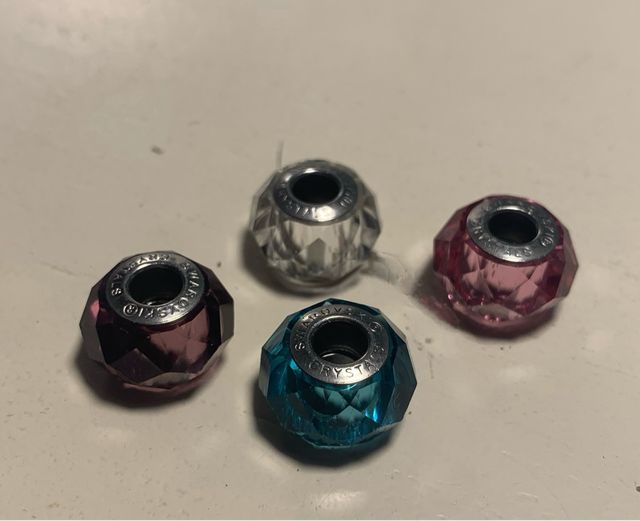 4 Charms Swarovski El precio es por unidad