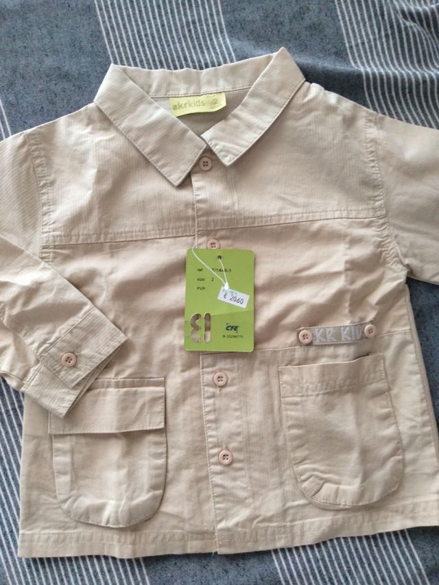 Chaqueta niño verano beige .