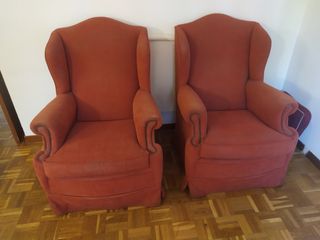 2 sillones rojos antiguos