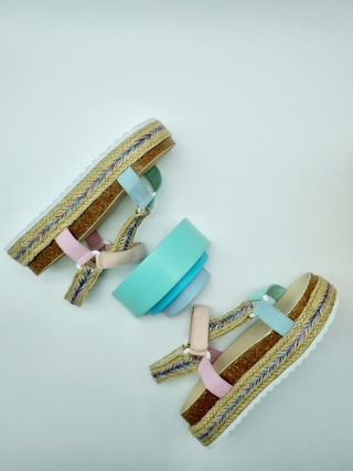 Sandalias MUSTANG multicolor