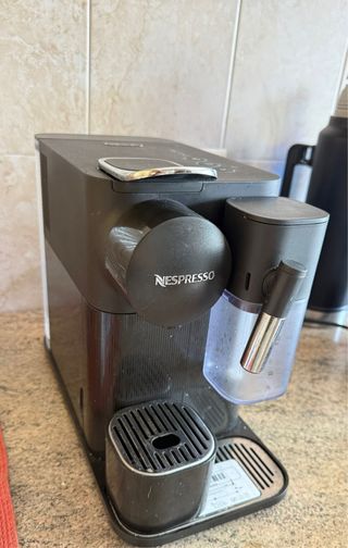 Cafetera Nespresso Lattissima One