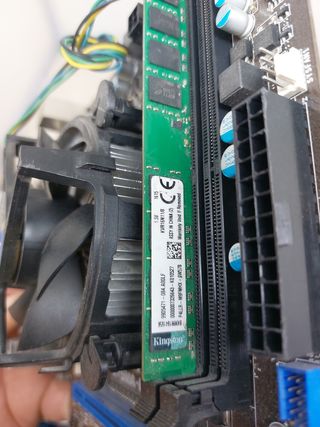 Placa base MSI B75MA-E33