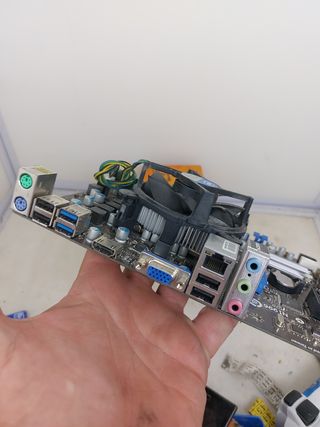 Placa base MSI B75MA-E33