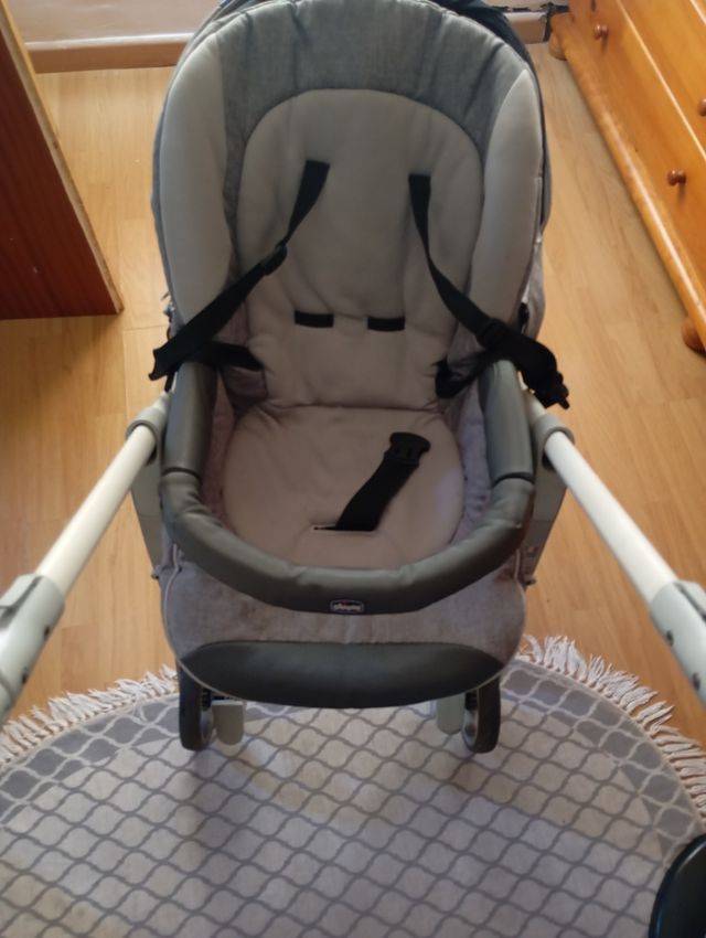 Carro paseo bebé marca chico