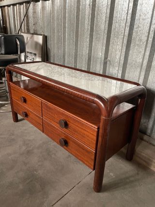 Cómoda vintage de madera y marmol 