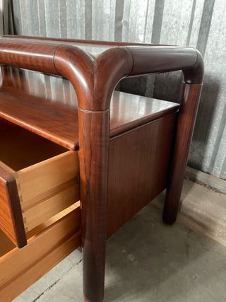 Cómoda vintage de madera y marmol 