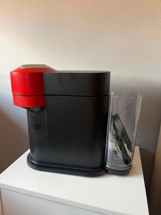 Cafetera Nespresso Krups Vertuo Next Roja