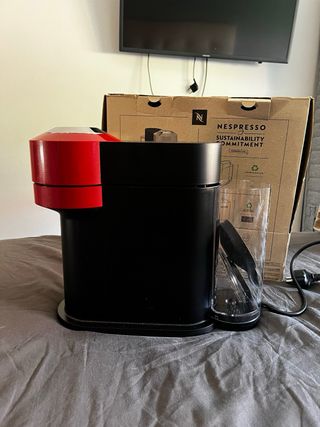 Cafetera Nespresso Krups Vertuo Next Roja