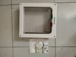 Gatera blanca para mascotas