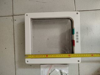 Gatera blanca para mascotas