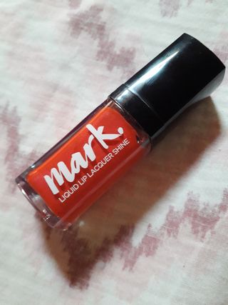 Rossetto liquido Mark. rosso