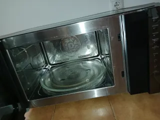 Microondas Koenic, como nuevo