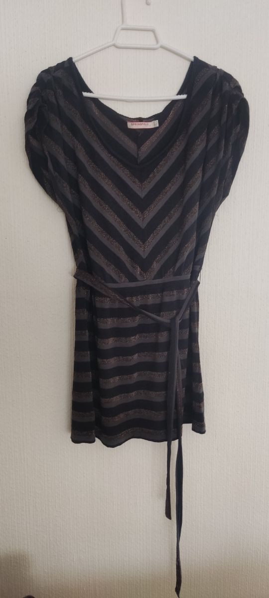 Vestido Springfield negro y dorado M