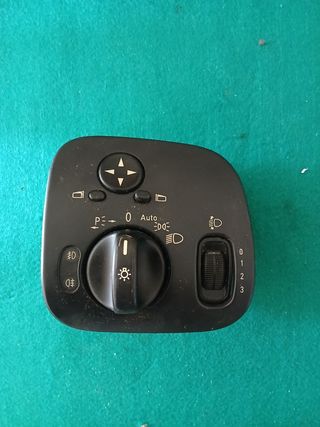 Interruptor luces Mercedes Clase C
Ref: A203545060