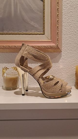Sandalias tacón doradas con plataforma