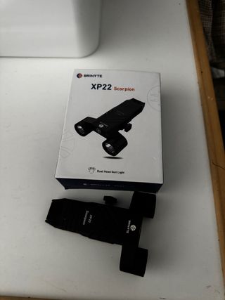Brinyte XP22 Scorpion - Linterna Dual