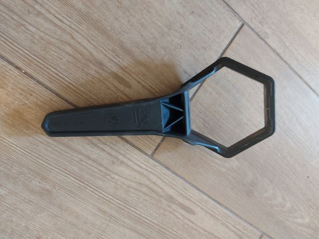 Llave llantas BMW