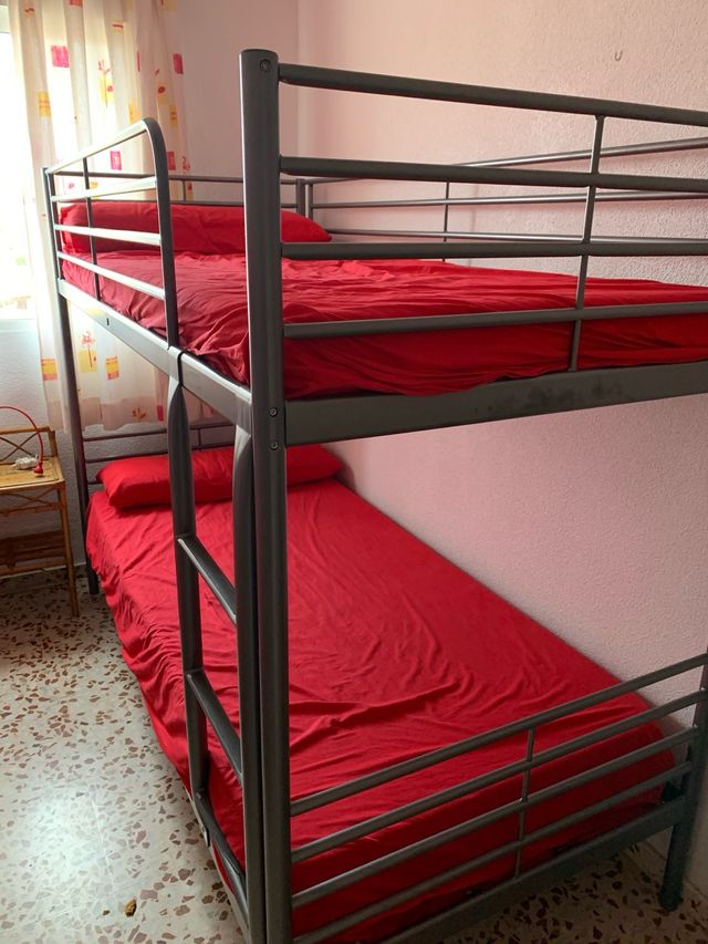 Litera Ikea metalica gris. Sin colchones 