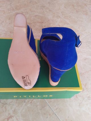 Zapatos cuña color azul, n°38. 