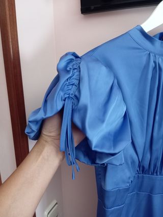 Vestido midi azul de Sfera