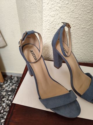 Sandalias tacón azul 42