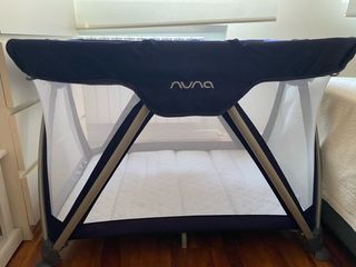 Cuna viaje Nuna azul navy